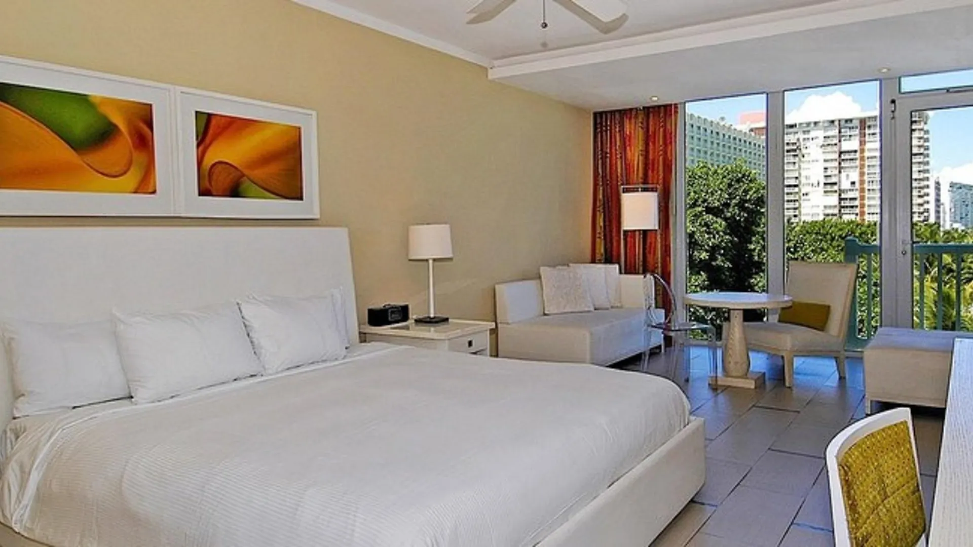 Курортный комплекс Fairmont El San Juan Hotel